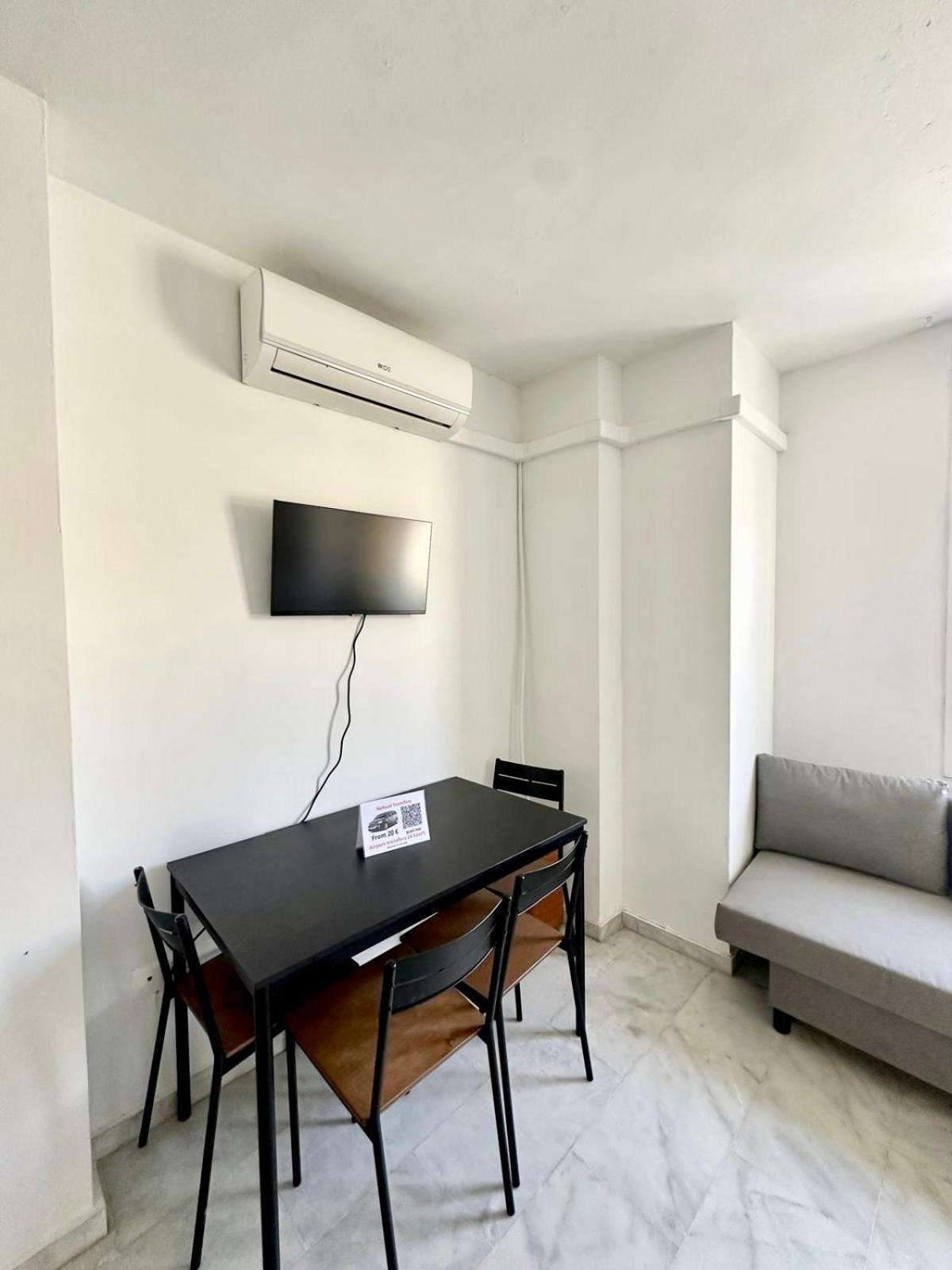 Apartamentos Playa Misericordias Málaga Extérieur photo